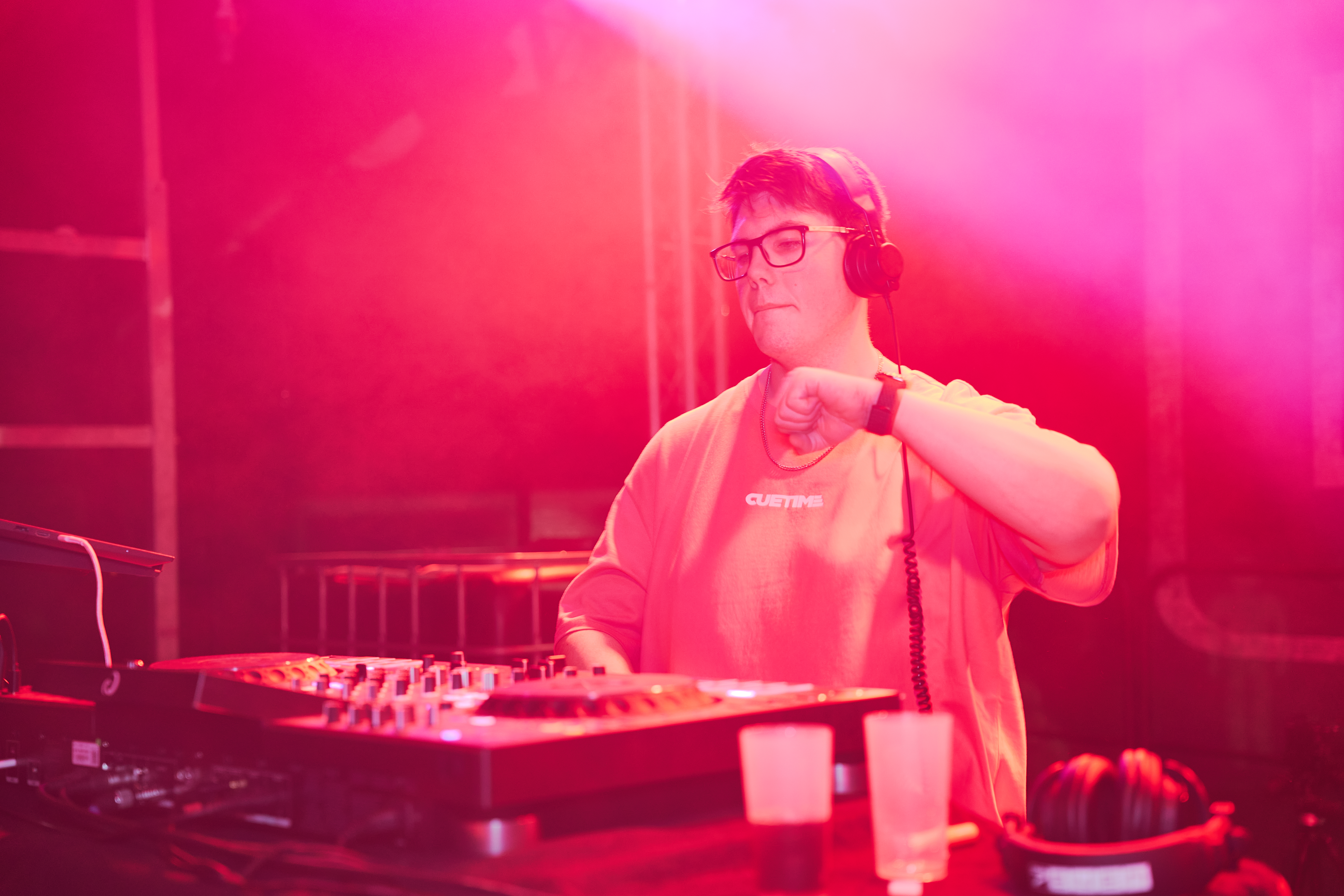 Cuetime auf dem Blütenfest 2025 in Wiesmoor während er tanzt